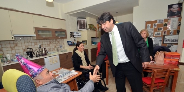 Foça’nın Engelsiz Kafesi’nde Yeniyıl Coşkusu