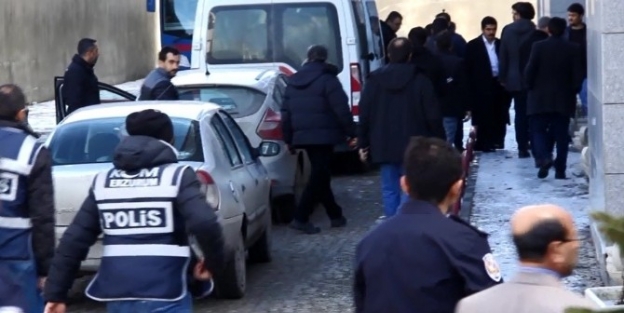 ’yasa Dışı Dinleme’ Operasyonu Kapsamında Adliyeye Sevk Edilen 1’i Müdür 4’ü Amir 5 Polis Serbest