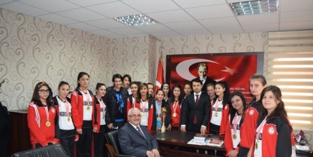 Şampiyonlardan Kaymakam Bedir’e Ziyaret