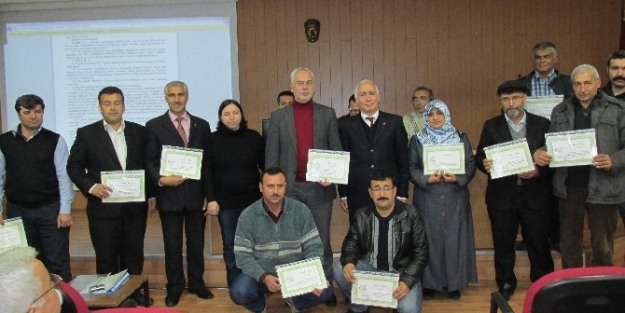 Anaarı Yetiştircileri Ve Arı Sütü Üreticileri Bakanlık Sertifikalarını Aldı