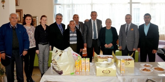 Avrupa Hospital’dan Huzurevine Yeni Yıl Ziyareti