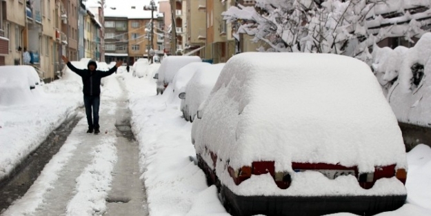 Kütahya Kent Merkezinde Kar Kalınlığı 54 Santimetre