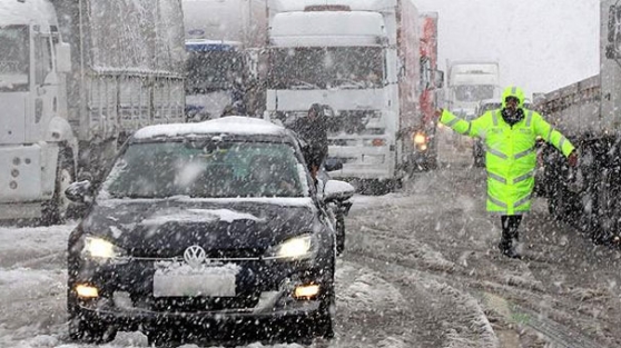 Canlı yayında açlık isyanı: 24 saattir yoldayız