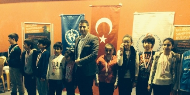 Gkv’li Satrançılardan Beş Birincilik