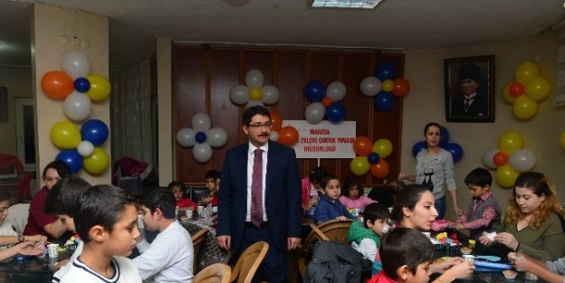 Başkan Çelik Sevgi Evleri Çocuklarini Yalnız Bırakmadı