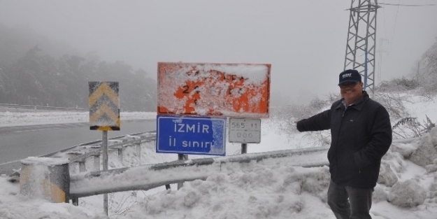 İzmir Ve Manisa’da Kar Esareti