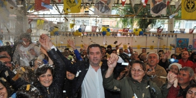 Buca’da Yılbaşı Eğlenceleri Devam Ediyor