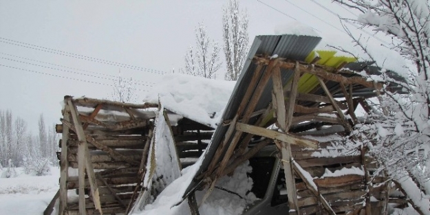 Kar Hisarcık’ta Hayatı Felç Etti