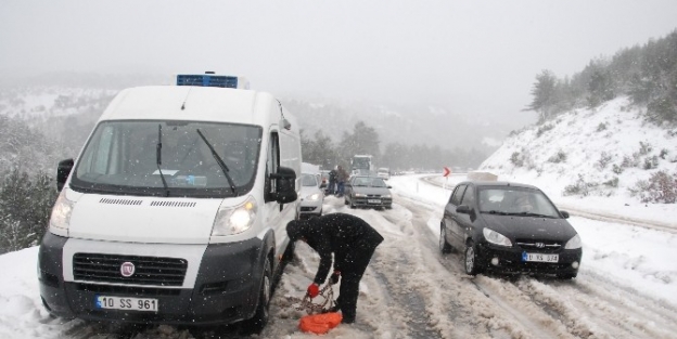 Balıkesir Edremit Yolu’nda 16 Saattir Yardım Bekliyorlar