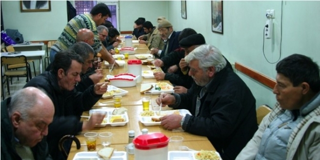 Soğukta Kimsesizler Sokakta Kalmıyor