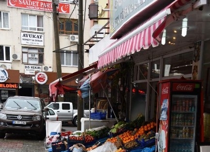 Aliağa’da Kaldırım İşgali Sona Eriyor