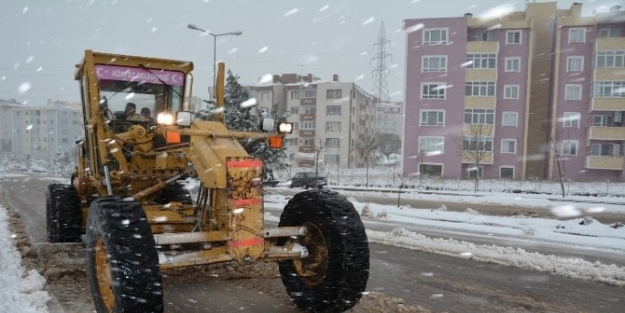 Körfez Belediyesi’nde Kar Mesaisi Başladı