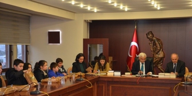 Eğitim Değerlendirme Ve Teşvik Toplantıları Devam Ediyor