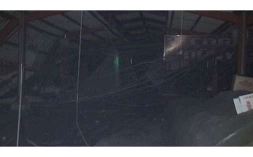 İnegöl'de pazar yerinin çatısı çöktü