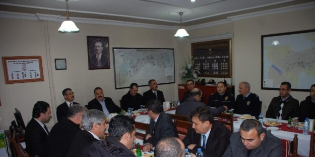 İl Emniyet Müdürü, Yeni Yıla Polis Memurlarıyla Girdi