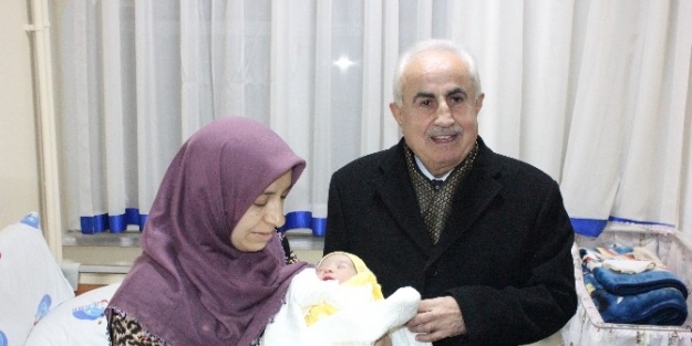 Edirne’de 2015 Yılının İlk Bebeği ‘muhammed Bebek’