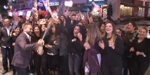 Çalişanlar Da Yılbaşını Coşkuyla Karşıladı