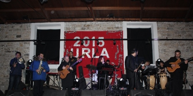 Urla Yeni Yıla Merhaba Dedi