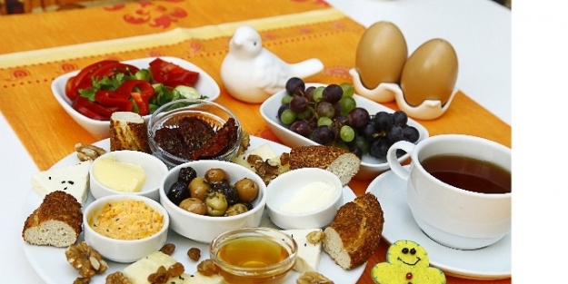 Dr. Özgönül’den Yılın İlk Kahvaltı Uyarısı