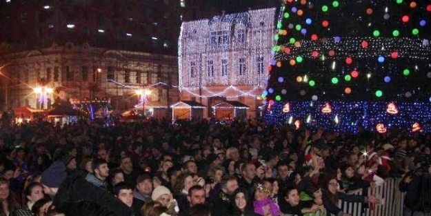 Gürcistan’da Gürcü Ve Türk Vatandaşlarının Yeni Yıl Kutlamaları