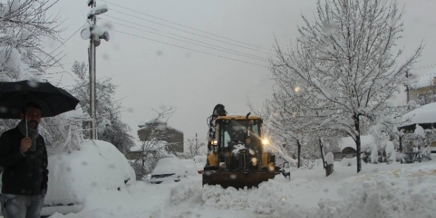Yoğun Kar Yağışı, Hisarcık’ın 7 Köyünü Elektriksiz Bıraktı