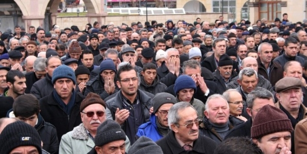 Gazeteci Ali Kör Son Yolculuğuna Uğurlandı