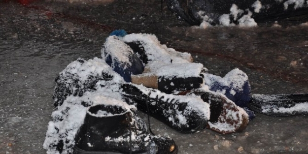 Sivas’ta Yolcu Otobüsü Devrildi: 51 Yaralı