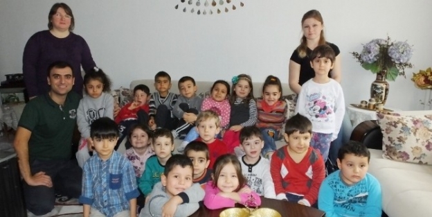Burhaniye’ De Minik Öğrenciler Arkadaşlarının Konuğu Oldu