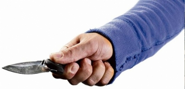 Evdekilere bıçakla tehdite polis müdahalesi