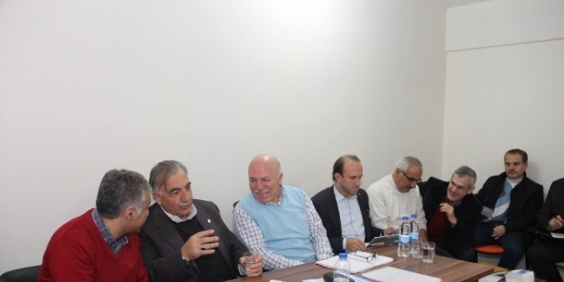 Sekmen Mutarlarla Toplantı Yaptı