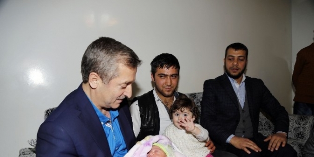 Başkan Tahmazoğlu Yeni Yılın İlk Bebeğine “hoş Geldin” Dedi