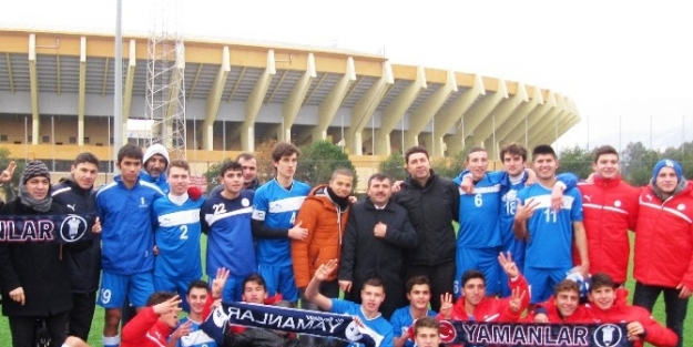 Futbol’da Şampiyon Yamanlar Koleji