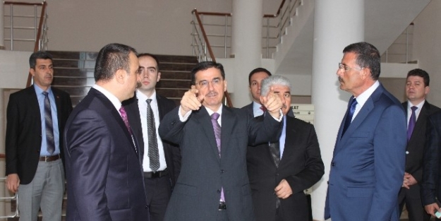 Hatay Valisi  Ercan Topaca, Dörtyol İlçesini Ziyaret Etti