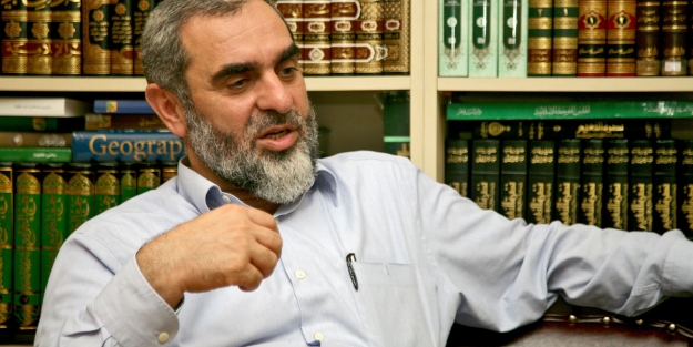 Kadın spiker caiz değil