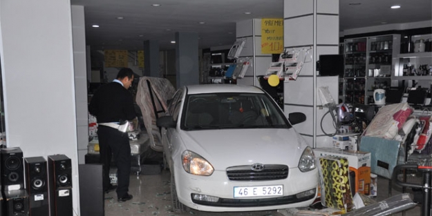 Vitesleri karıştırdı işyerine daldı