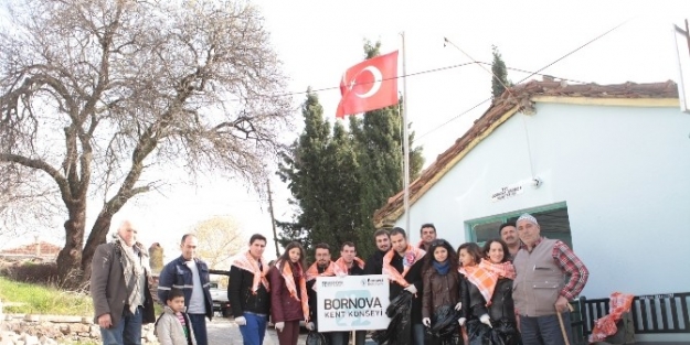 Bornova Gençlik Meclisi’nden Örnek Temizlik