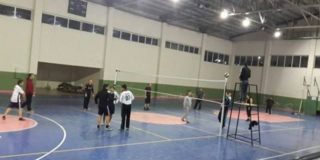 Bahçesaray’da Voleybol Turnuvası