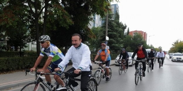 “herşey Bisiklet Kenti İzmit İçin”