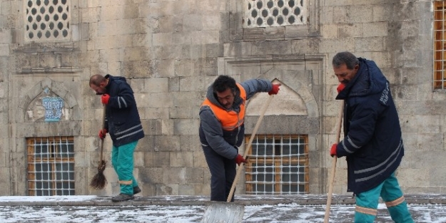 Erzurum’da Karla Mücadele Seferberliği