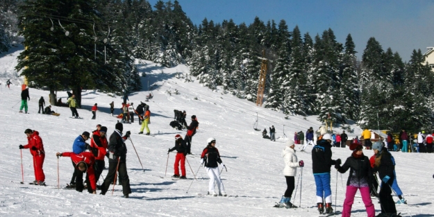 Uludağ'ı acemi kayakçılar istila etti