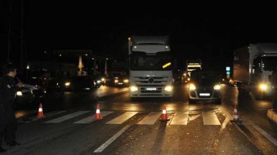 Karşıdan karşıya geçerken feci şekilde can verdi