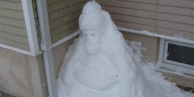 Kar, Ellerinde Sanatla Buluşuyor