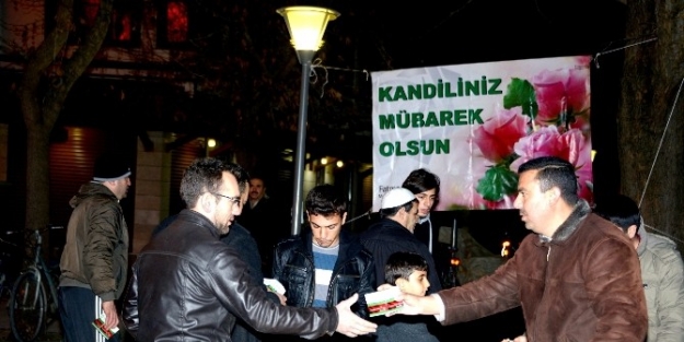 Meram Belediyesi’nden Kandil Simidi İkrami