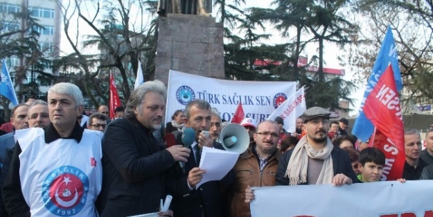 Aile Hekimleri “hafta Sonu Mesaiye Hayır” Sloganı İle  Meydanlarda