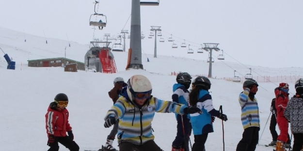 Konaklı’da Haftasonu Kayak Keyfi