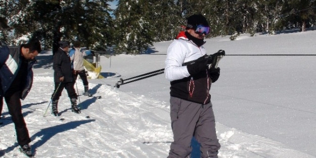 Gediz Murat Dağı’nda Kayak Sezonu Törenle Açıldı