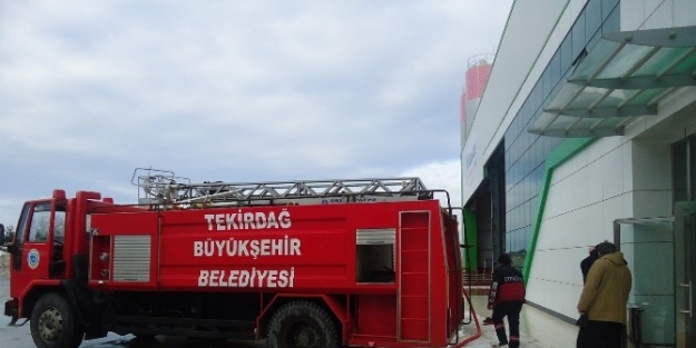 Gıda Fabrikasında Çikan Yangın Korkuttu