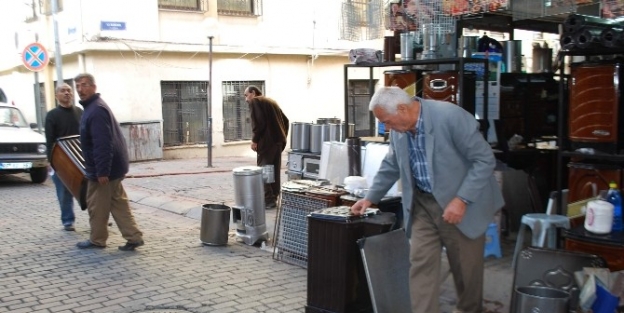 Kış Yüzünü Gösterdi Aydın’da Sobacılar Çarşisi Hareketlendi