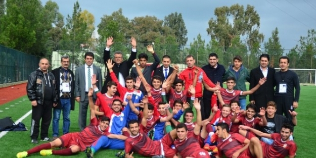 Adana’da Okullarası Genç Erkekler Futbol Müsabakaları