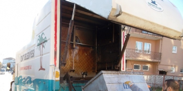 Konteynerler Sürekli Temizleniyor